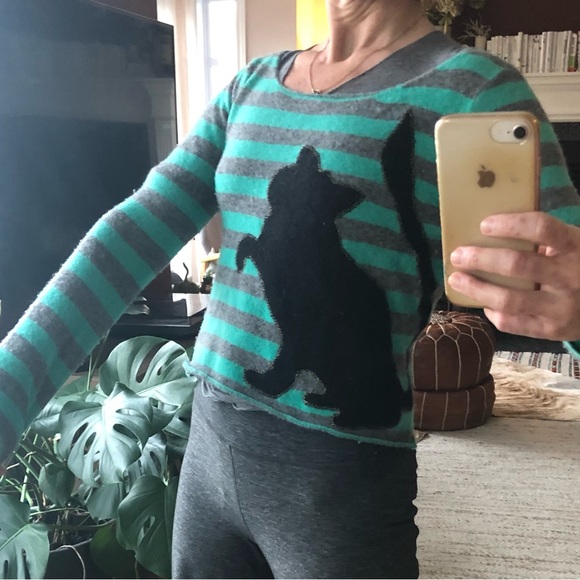 Adorable striped wooly Halloween 🎃 sweater - Picture 2 of 9